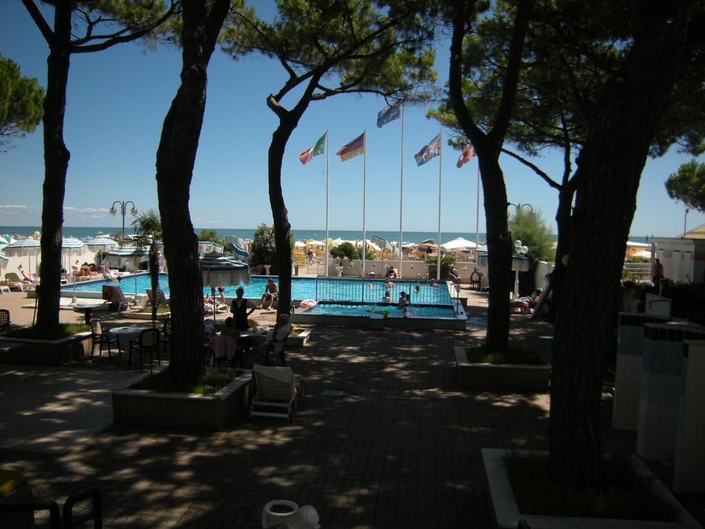 Hotel Ambasciatori Palace Lido di Jesolo Luaran gambar
